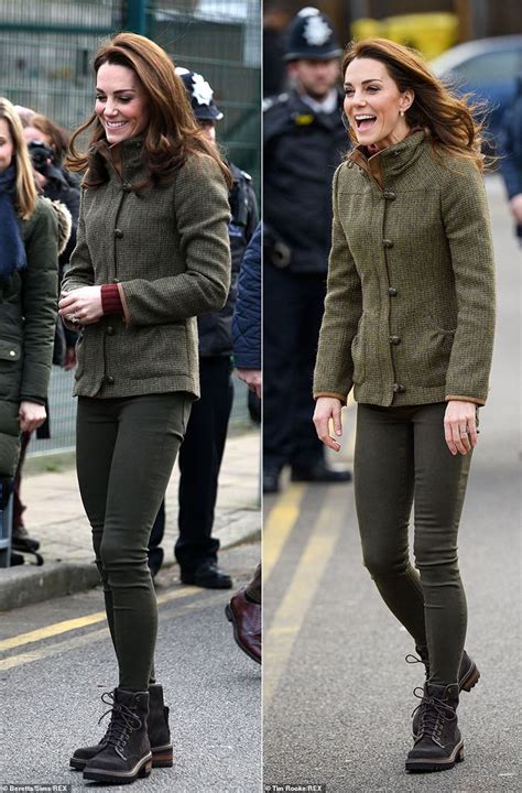 kate middleton in boots photos